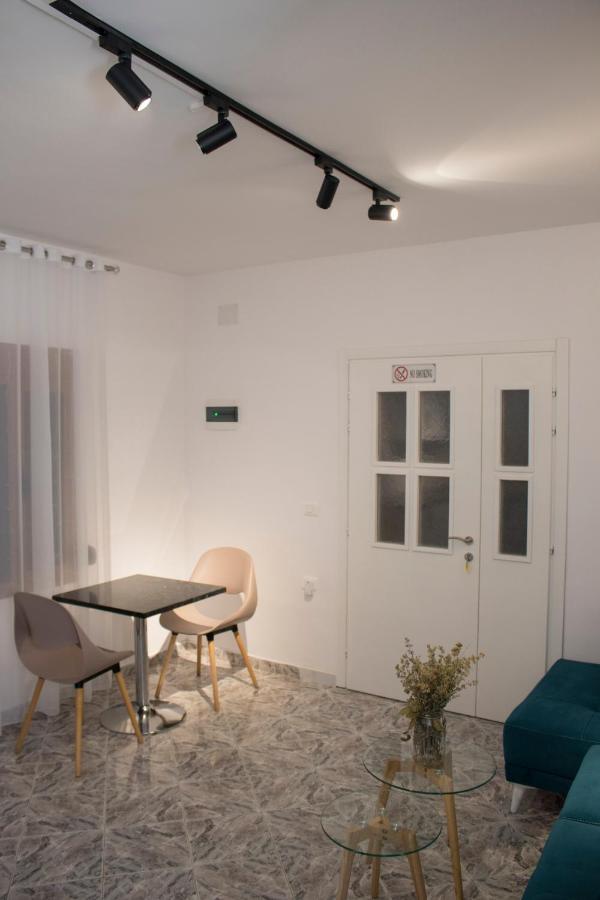 Vila Shehaj Luxury Apartamento Vlorë Exterior foto